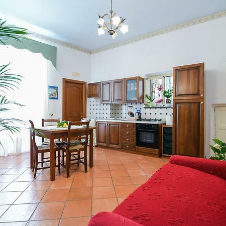 La Francese Apartment อัตรานี ภายนอก รูปภาพ